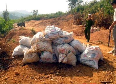 Tấn công bảo vệ mỏ vàng Bồng Miêu để cướp quặng ảnh 2 Tấn công bảo vệ mỏ vàng Bồng Miêu để cướp quặng ảnh 2