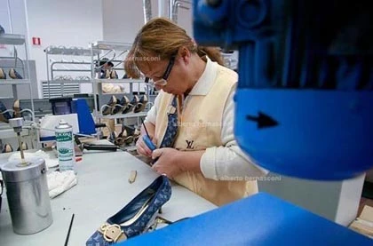 Xem giày nghìn đô được làm ra thế nào? ảnh 8