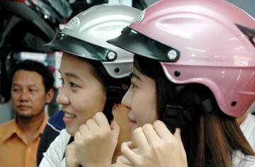 Mua mũ bảo hiểm, trúng xe Attila Victoria ảnh 2