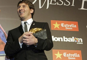 Vinh danh Quả bóng vàng châu Âu Messi ảnh 1