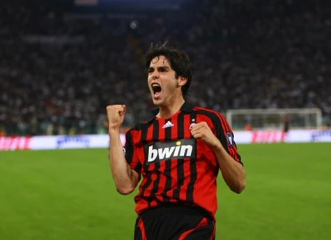 Kaka bỗng chốc trở nên xa tầm tay của Real hơn (Ảnh: Goal).