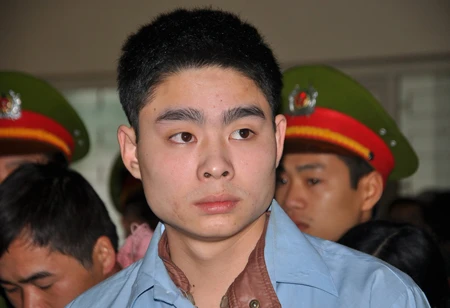 Chùm ảnh: Xét xử sát thủ Lê Văn Luyện ảnh 9