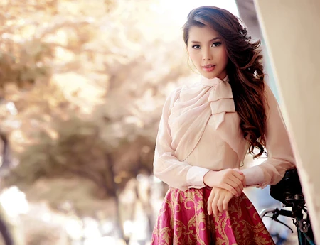 "Siêu vòng ba" Lan Hương đẹp cổ điển ảnh 6