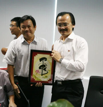 Chữ Tâm của ba ông bầu ảnh 2