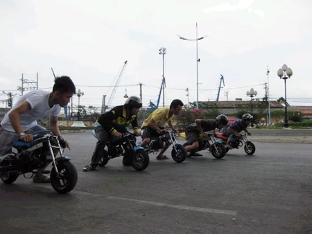 Khiếp hãi với xe máy mini ảnh 1 Khiếp hãi với xe máy mini ảnh 1