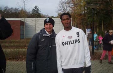 Navi bank Sài Gòn xúc tiến mua Kluivert ảnh 1