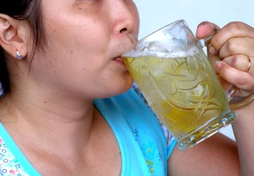 Khi phụ nữ… làm bạn “lưu linh” ảnh 1