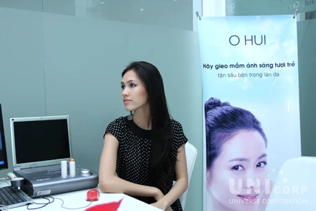 Á hậu Hoàng My được hỗ trợ mọi mặt ảnh 3