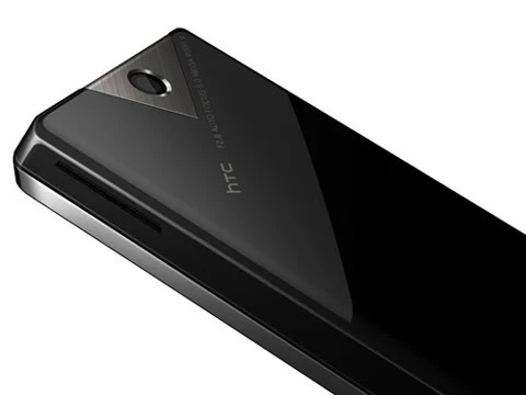 Mặt sau không còn các đường gấp như model trước.