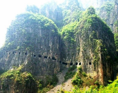 Những cung đường rùng rợn nhất thế giới ảnh 12 Những cung đường rùng rợn nhất thế giới ảnh 12