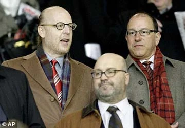 Muốn mua MU, hãy chi ra hơn 1,5 tỷ bảng ảnh 1