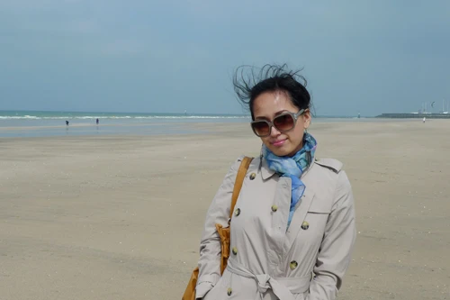 Mai Phương Thúy nhí nhảnh ở châu Âu ảnh 4