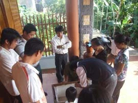 Bắt được con cá hình 'đầu cá sấu, thân rắn' trong nước lũ ảnh 3