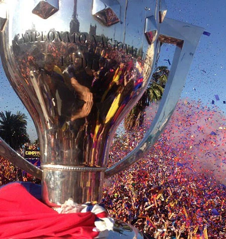 Barcelona ăn mừng chức vô địch La Liga thứ 22 trong lịch sử ảnh 17