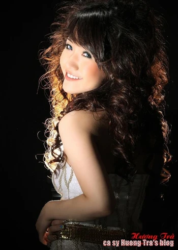 Hương Trà khẳng định không dùng nhan sắc cũng như sự trẻ trung vốn có hòng tìm kiếm một đại gia đỡ đầu cho ước mơ ca sĩ Hương Trà khẳng định không dùng nhan sắc cũng như sự trẻ trung vốn có hòng tìm kiếm một đại gia đỡ đầu cho ước mơ ca sĩ