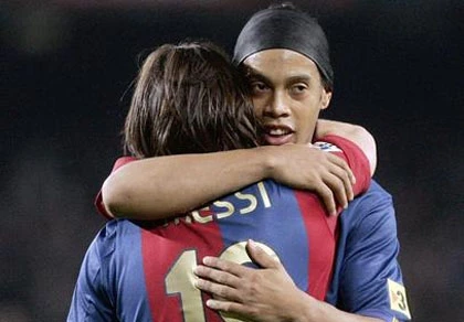 Messi: "Tôi luôn biết ơn Ronaldinho và Rijkaard" ảnh 1