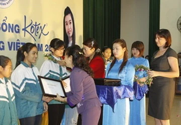 Khởi động Quỹ học bổng vì nữ sinh tài năng Việt ảnh 1