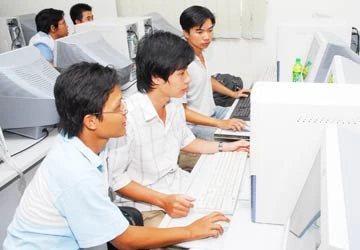 Quan tâm nóng bỏng: Kinh tế, đại học, an toàn thực phẩm ảnh 1 Quan tâm nóng bỏng: Kinh tế, đại học, an toàn thực phẩm ảnh 1