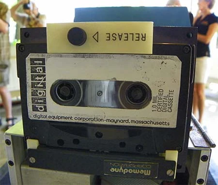 Tìm về máy ảnh số đầu tiên trên thế giới ảnh 2 Tìm về máy ảnh số đầu tiên trên thế giới ảnh 2