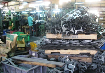 “Cuộc chiến” phế liệu - bài 3: Dùng “bàn tay đen” ảnh 1