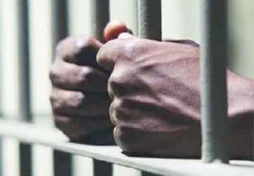 Gần trăm nghìn USD cho 11 năm tù oan ảnh 1