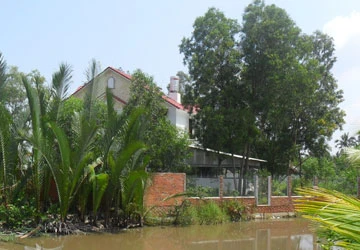 Bí thư xã lấy đất công xây phòng karaoke ảnh 1