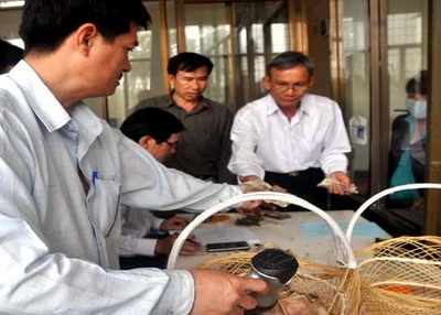 Đổi 16,5 triệu đồng tiền cháy cho tiểu thương Quảng Ngãi ảnh 2