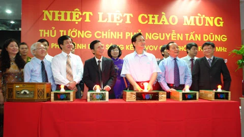 Thủ tướng nhấn nút phát sóng kênh giao thông qua FM ảnh 1