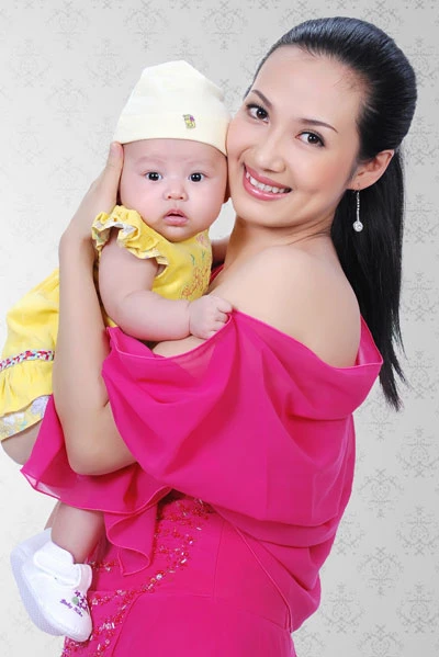 MC Phương Thảo khoe con gái yêu ảnh 5 MC Phương Thảo khoe con gái yêu ảnh 5