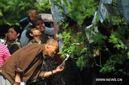 Nam nữ Trung Quốc đổ lên mạng "chống ế" ảnh 2