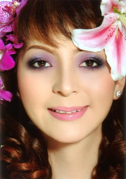 Nghệ sĩ Ái Vân biểu diễn tại phòng trà Văn nghệ TP.HCM ảnh 1