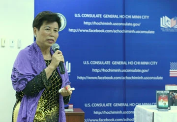 Người nói giùm nạn nhân chiến tranh ảnh 1