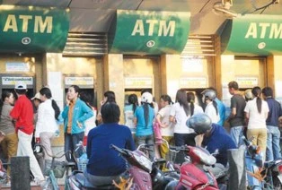 Người dùng thẻ bị Ngân hàng “chặt đẹp” ảnh 1