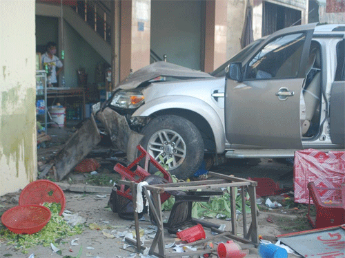 Tài xế ngủ gục, xe tông quán mì làm 7 người chết ảnh 1