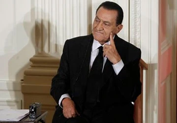 Cựu Tổng thống Mubarak bị bắt ảnh 1