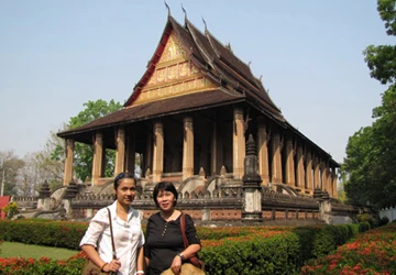 Việt Trinh sang Lào chọn bối cảnh quay phim ảnh 1