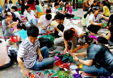 Những tình nguyện viên “ẩn mình” ảnh 1