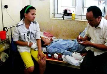 Hà Tĩnh: Kinh hoàng nữ sinh thủ dao ‘xử’ bạn ảnh 1