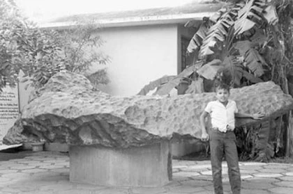 Những thiên thạch khổng lồ lao xuống trái đất ảnh 5 Những thiên thạch khổng lồ lao xuống trái đất ảnh 5