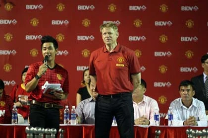 Mướt mồ hôi với...Peter Schmeichel ảnh 5