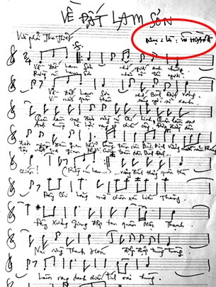 Bản chép tay ca khúc của Lê Minh nhưng ký tên Vũ Hoàng gửi cho ban tổ chức - Ảnh: Tuổi Trẻ Online