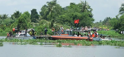 Trục vớt tàu nhà hàng Dìn Ký bị chìm: Đã vớt được 15 thi thể nạn nhân ảnh 10
