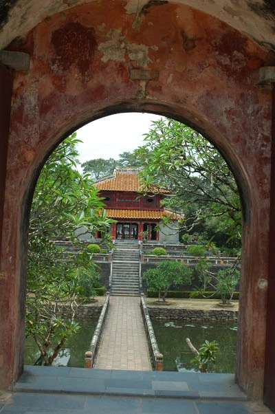 Vua Minh Mạng trị tội tham ô ảnh 2