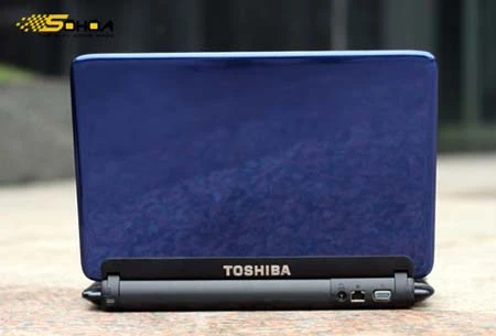 Satellite E200 với thiết kế "lạ" ảnh 9