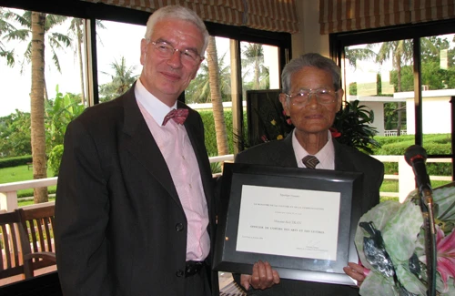 Về phong tặng NSND, NSUT: Đang “tranh cãi” ảnh 2