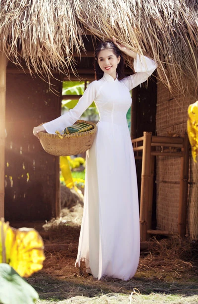 Ngọc Trinh - nàng thơ trong tà áo dài trắng ảnh 7