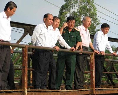 Cần Thơ: Chợ sụp xuống sông, 2 người mất tích ảnh 7