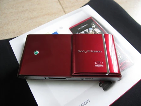 Sony Ericsson Satio giá 15,5 triệu đồng ảnh 4