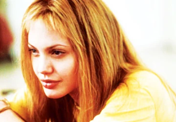 Chuyện chưa kể về Angelina Jolie: Hôn anh trai như người tình ảnh 2