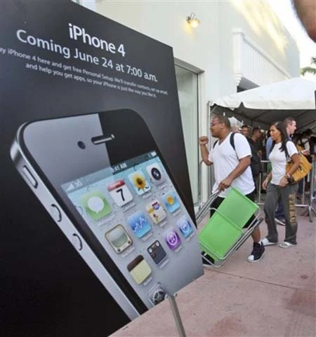 iPhone 4 chính thức đến tay người dùng ảnh 12